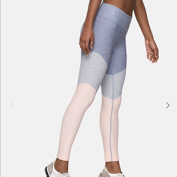 SOLD ON DEPOP Outdoor Voice Spring - Picture 2 of 5